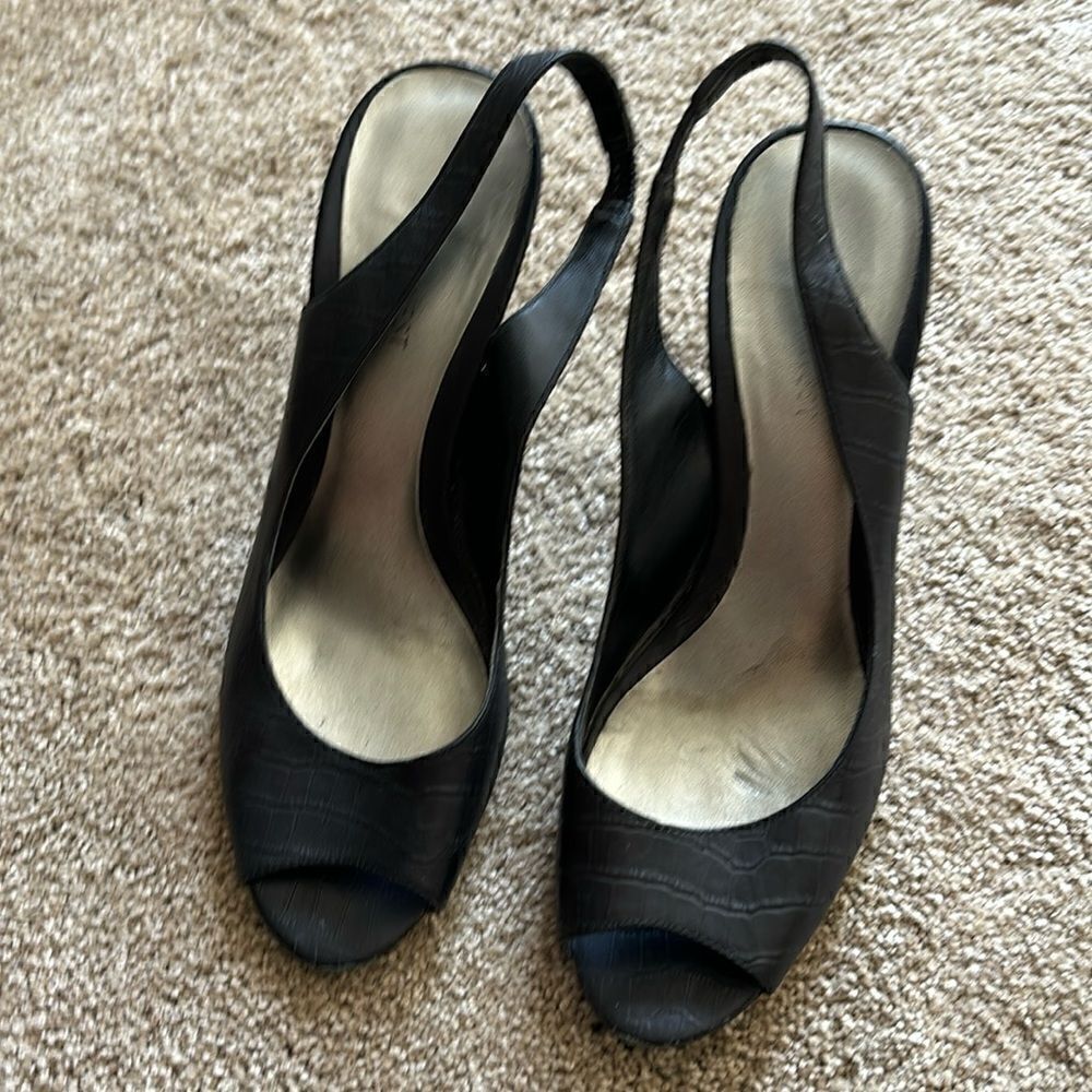 Nine West black slingback peep toe heels - black crocodile . Size 9